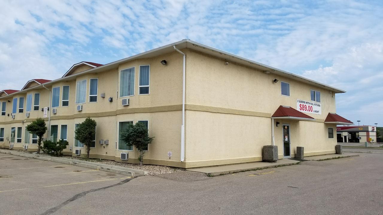 Western Budget Motel Cold Lake Екстер'єр фото
